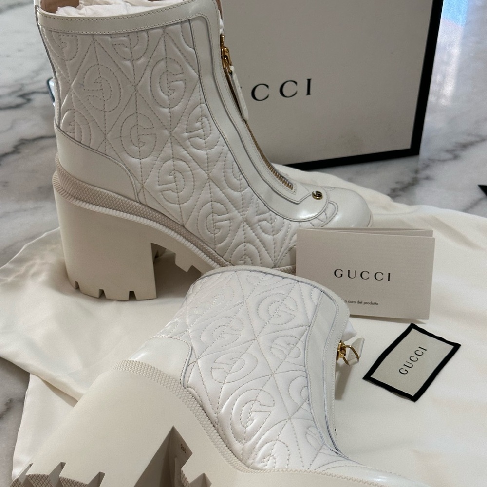 Woman Authentic Gucci Boots ❤️ Europe size 36- US size-6